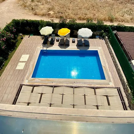 Relax Βίλα Φετιγιέ